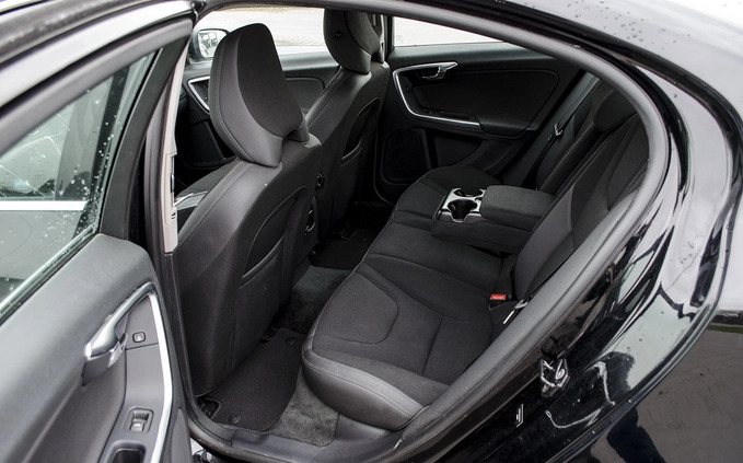 Volvo S60 cena 35055 przebieg: 239000, rok produkcji 2013 z Dęblin małe 46